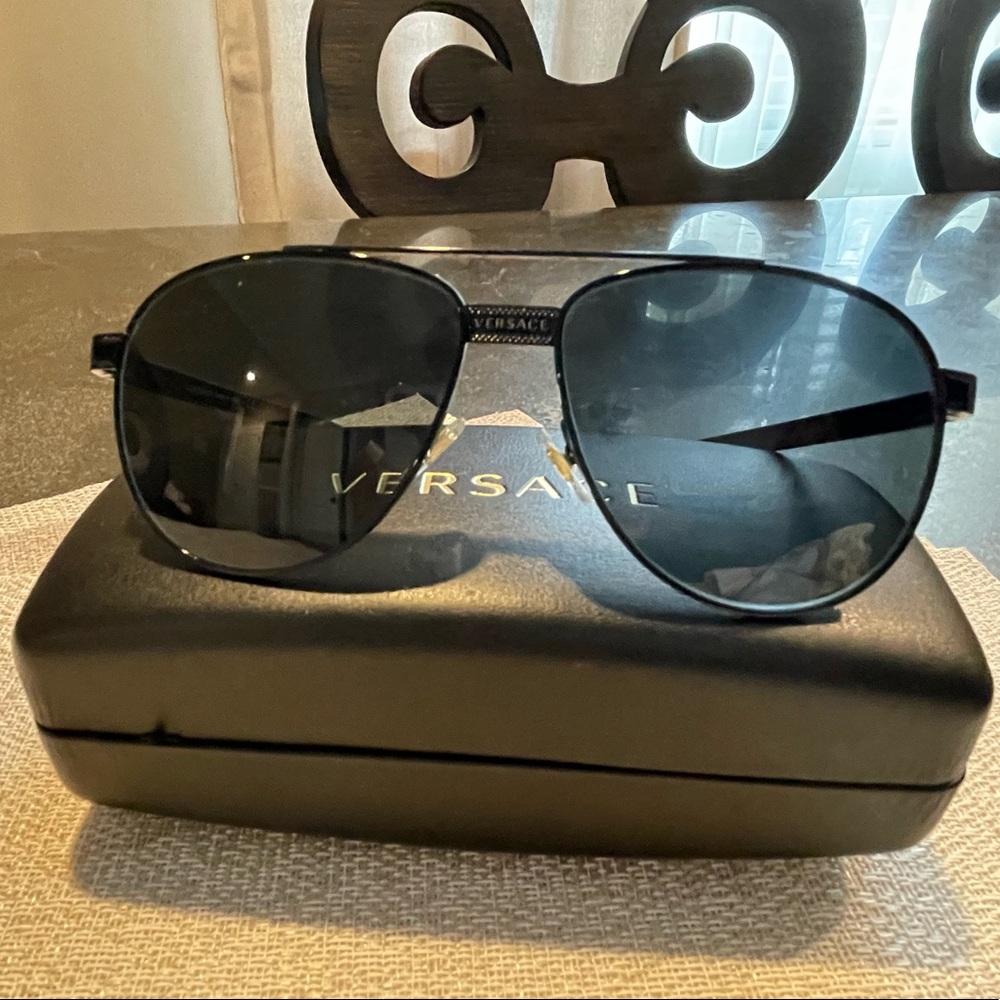 Authentic Versace Aviator Sunglasses. (Unisex)